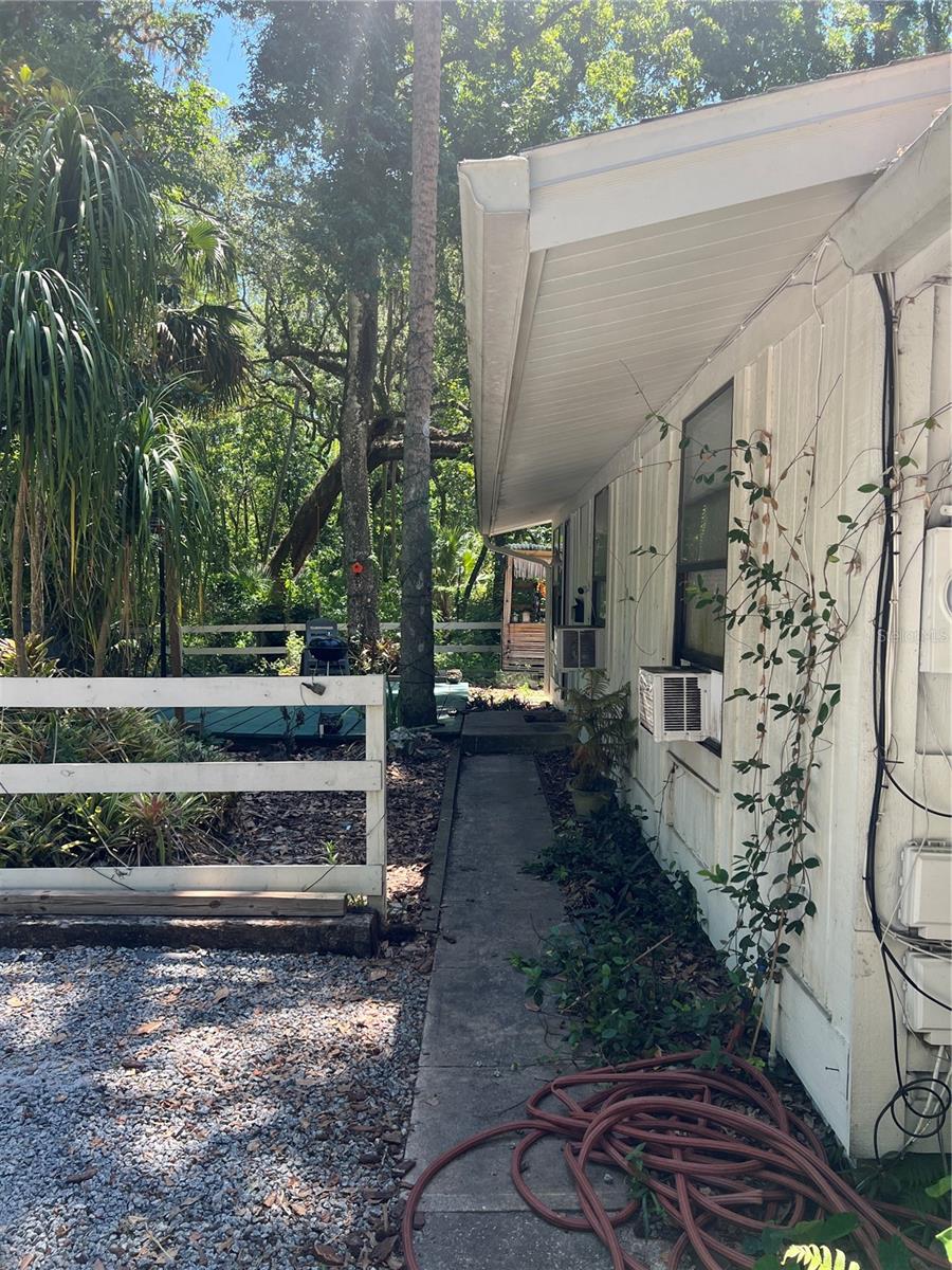 Image 18 of 31 For 1735 Timocuan Way