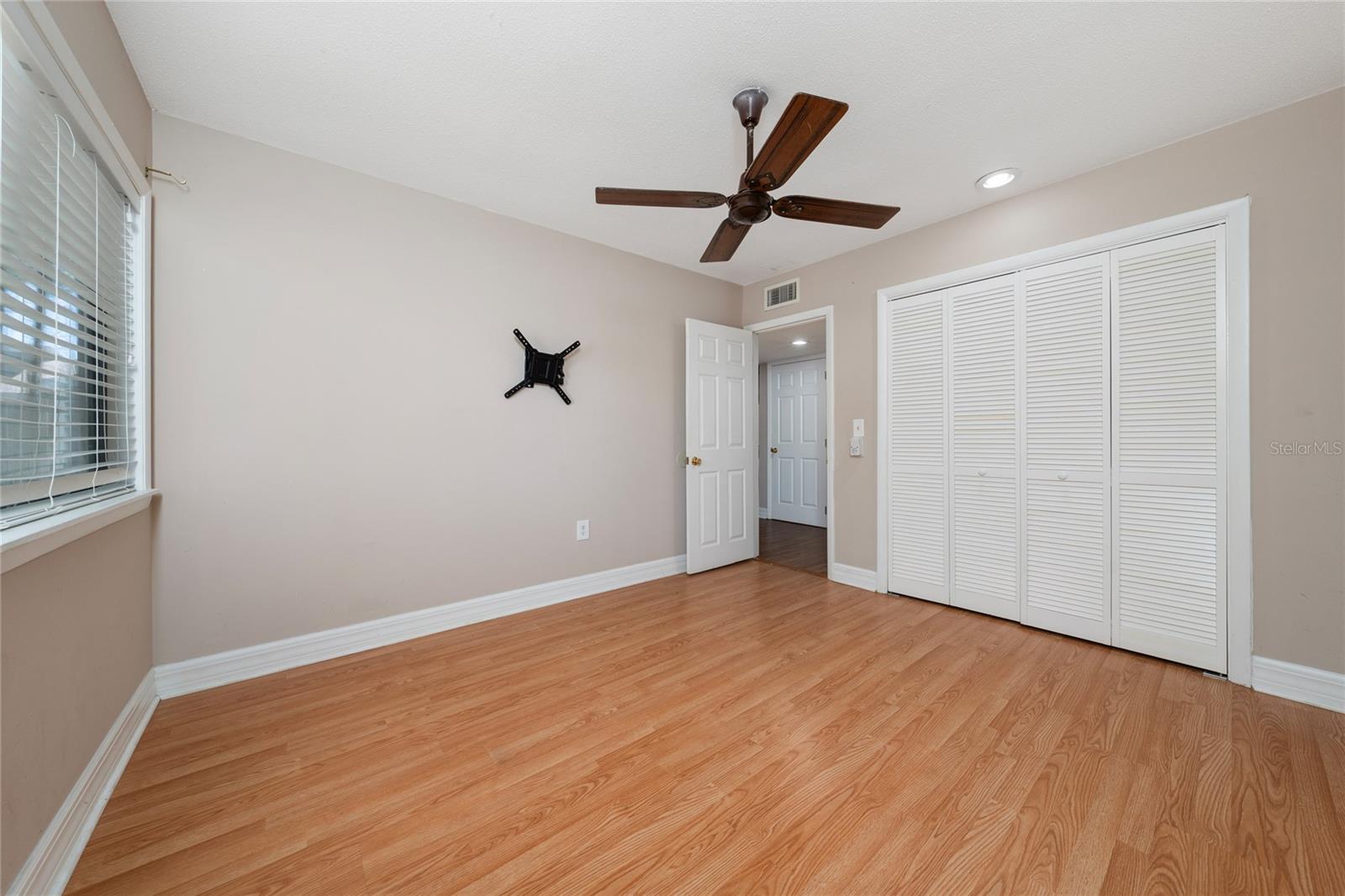 Image 21 of 26 For 5973 Windhover Drive E06