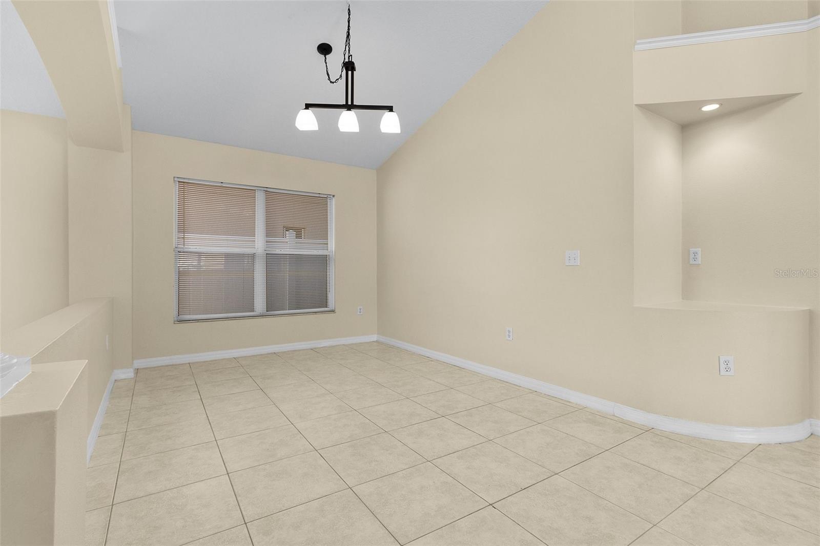 Image 13 of 52 For 2546 Crown Ridge Circle