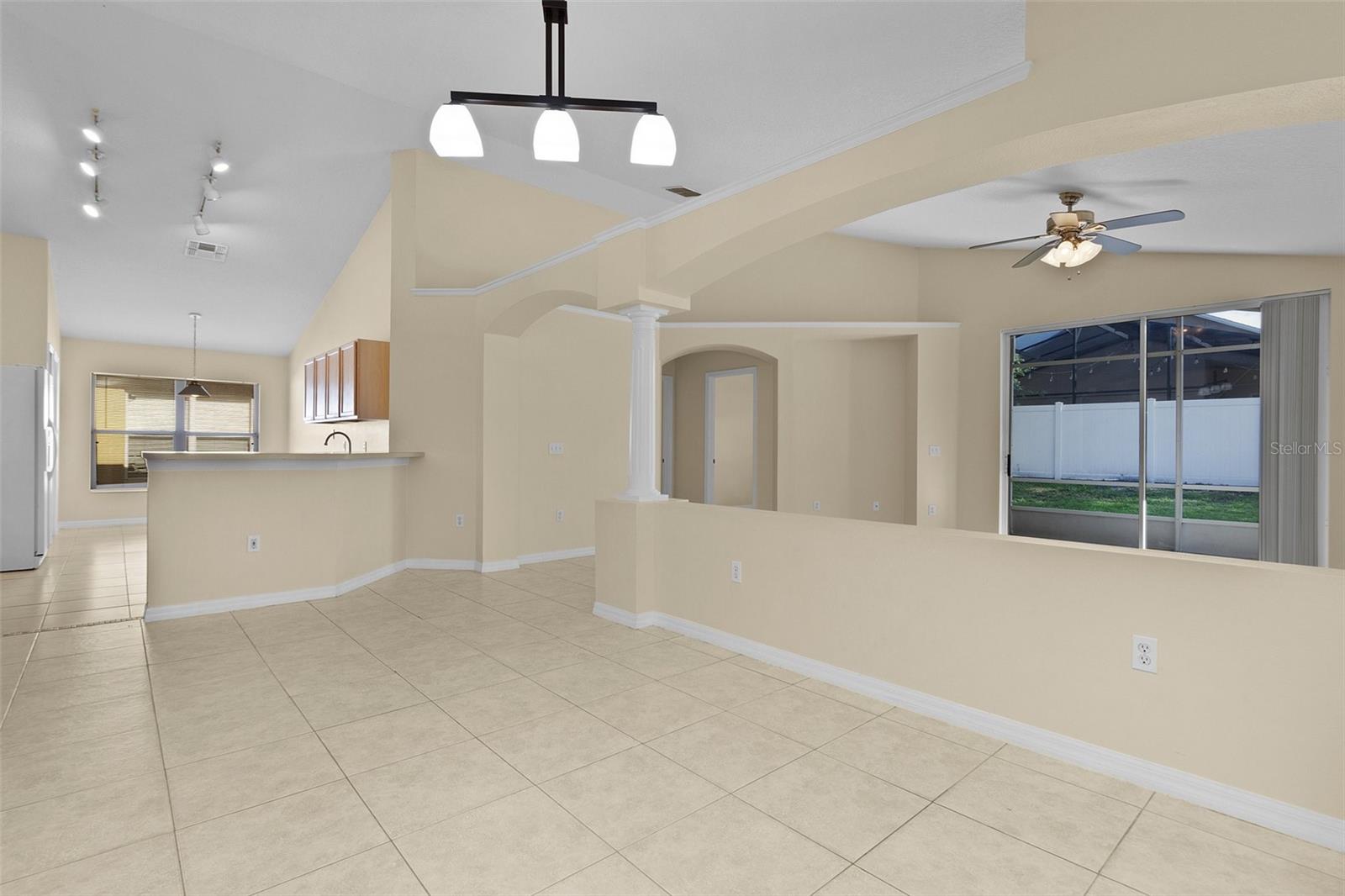 Image 14 of 52 For 2546 Crown Ridge Circle