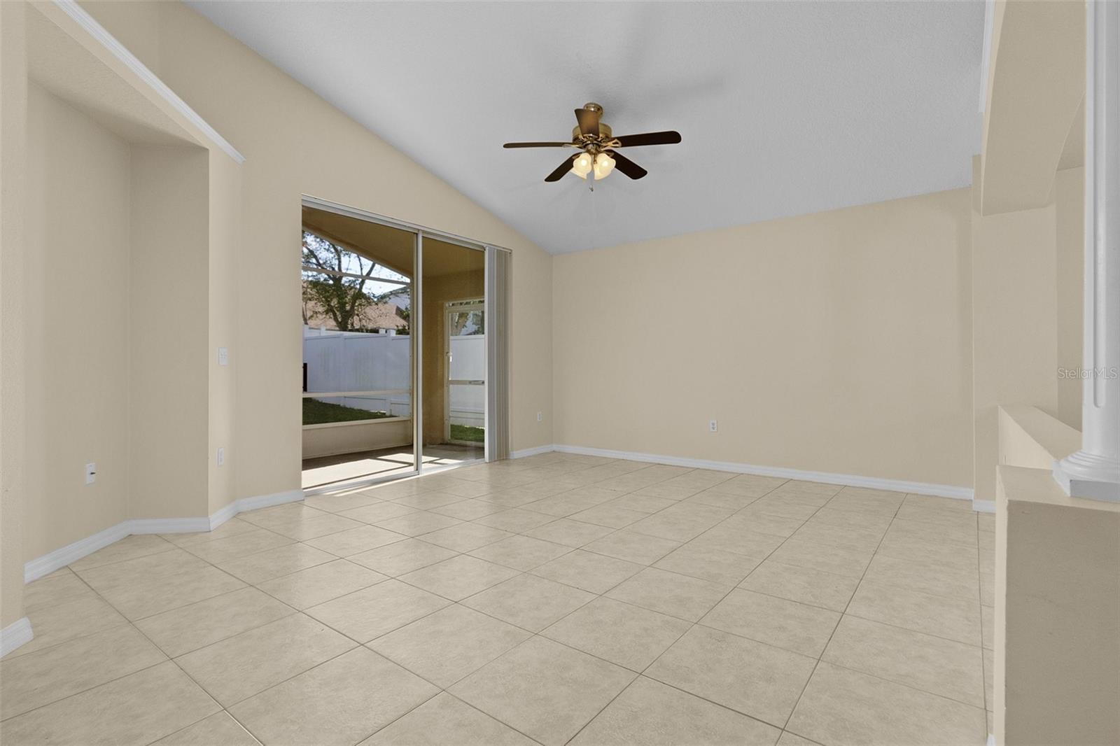 Image 15 of 52 For 2546 Crown Ridge Circle