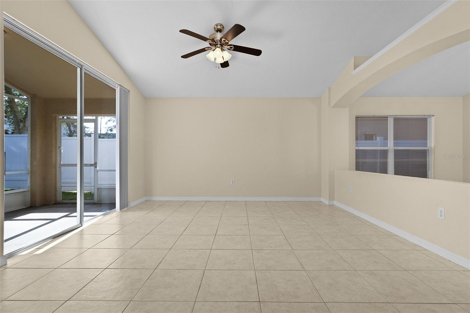 Image 16 of 52 For 2546 Crown Ridge Circle