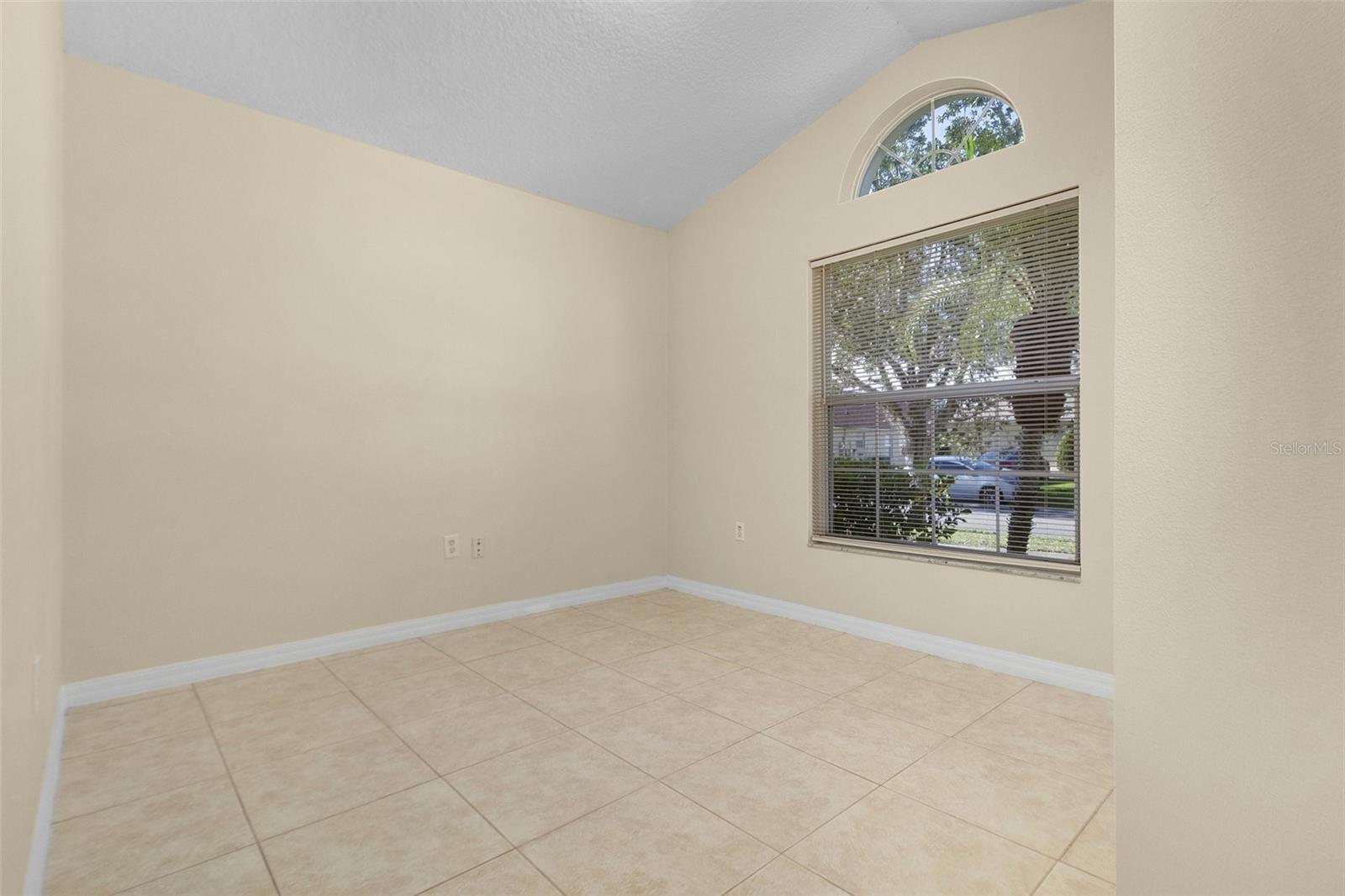 Image 4 of 52 For 2546 Crown Ridge Circle