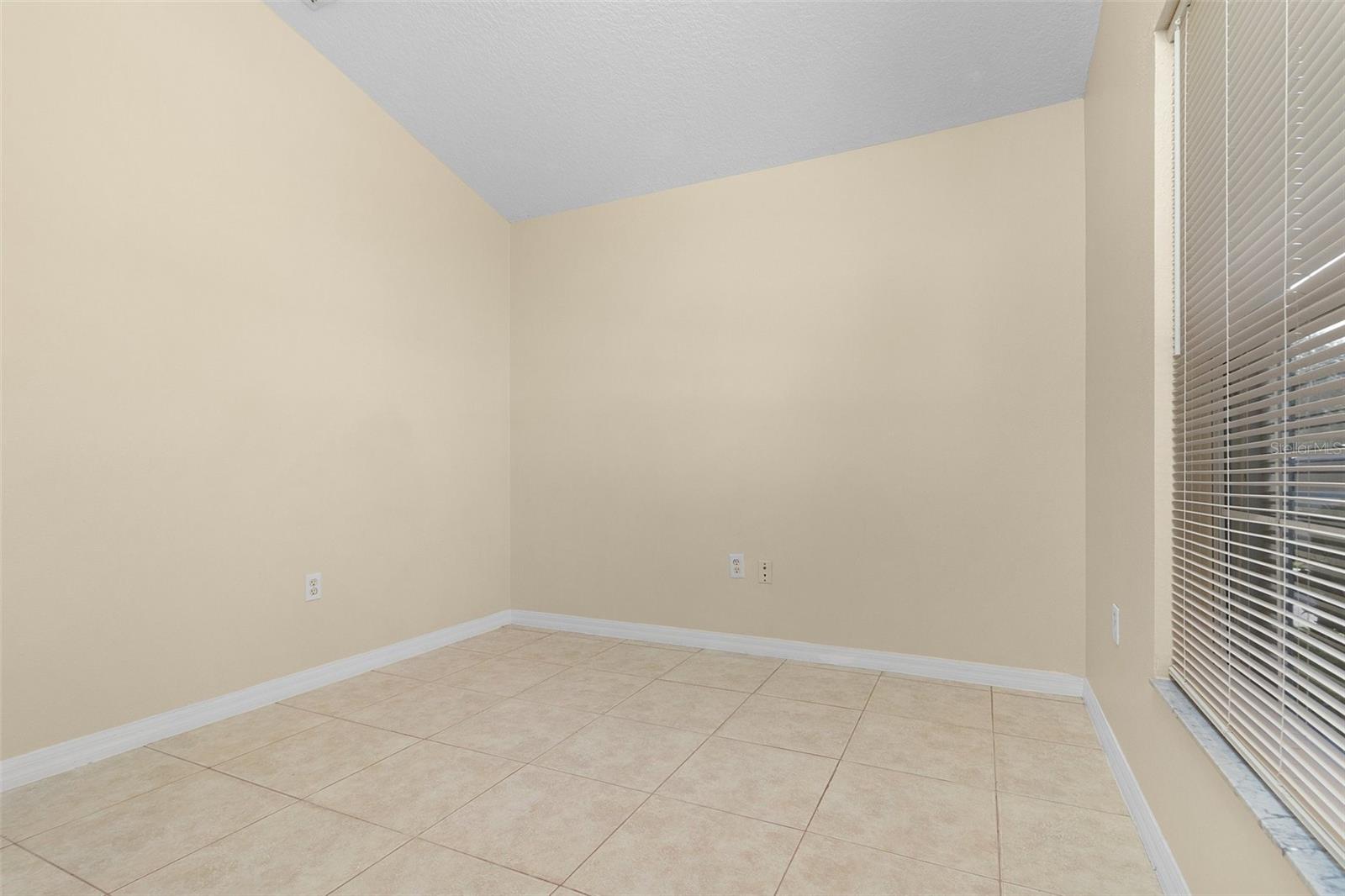 Image 6 of 52 For 2546 Crown Ridge Circle