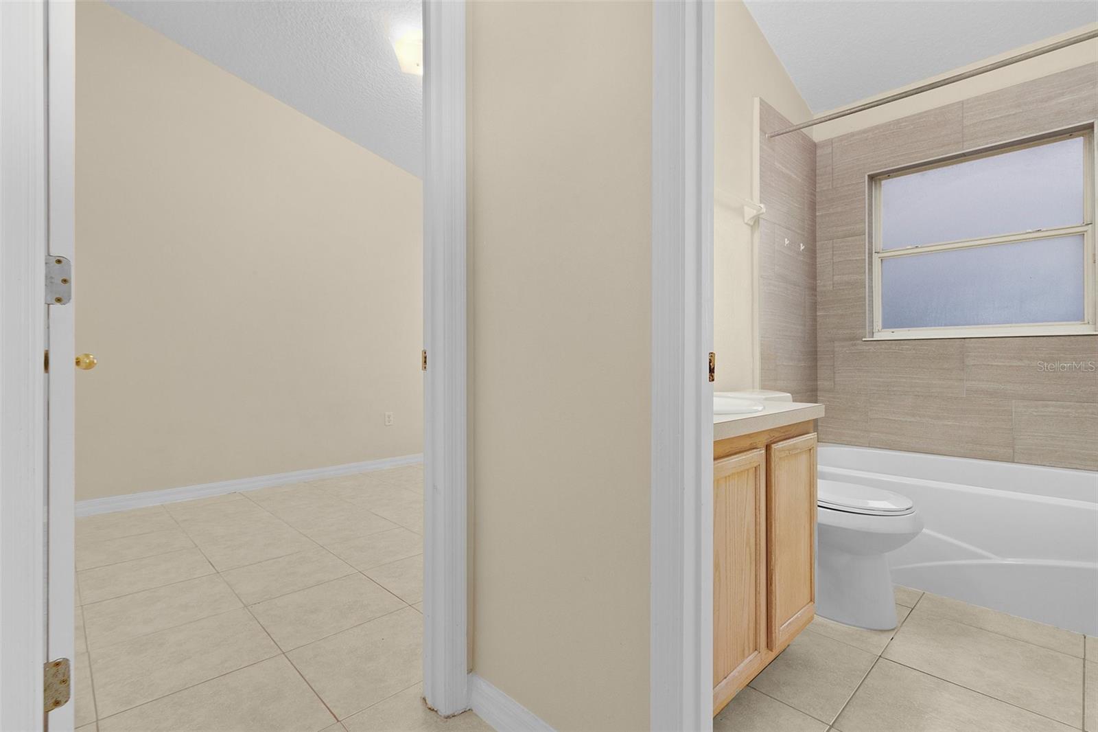 Image 8 of 52 For 2546 Crown Ridge Circle