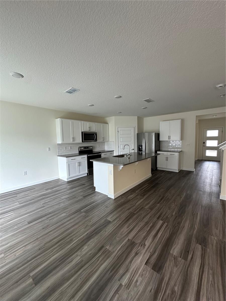 Image 6 of 21 For 412 Chayne Place
