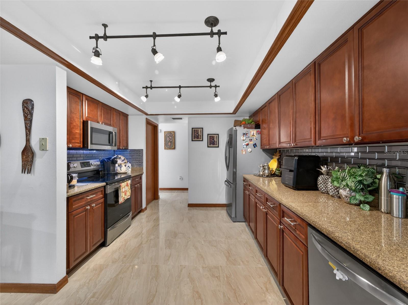 Image 20 of 42 For 2178 Stewart Street