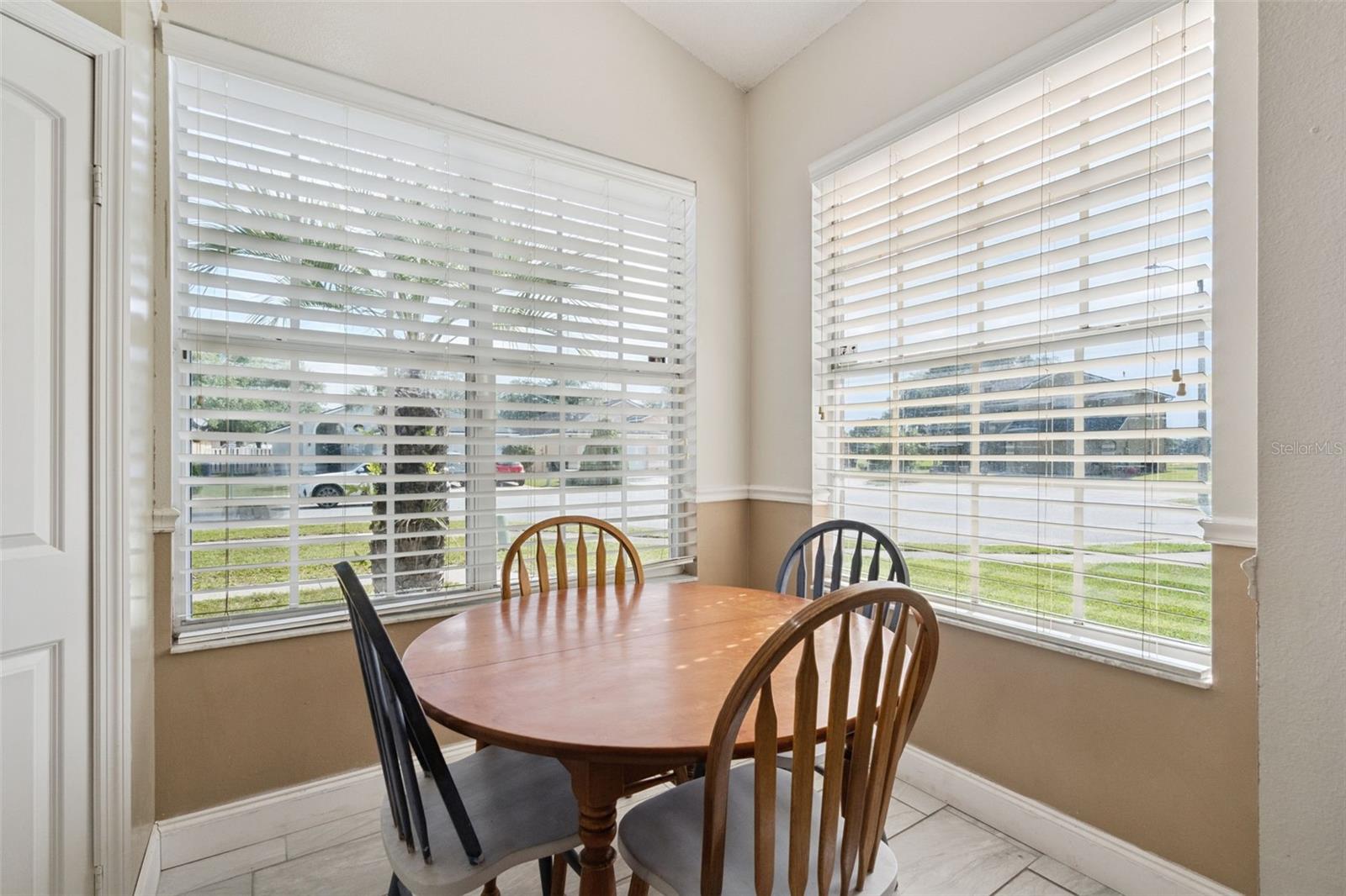 Image 10 of 20 For 1728 Brook Hollow Drive