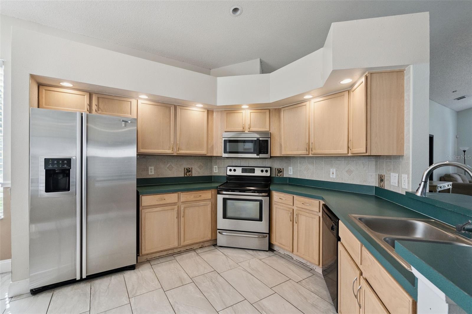 Image 9 of 20 For 1728 Brook Hollow Drive