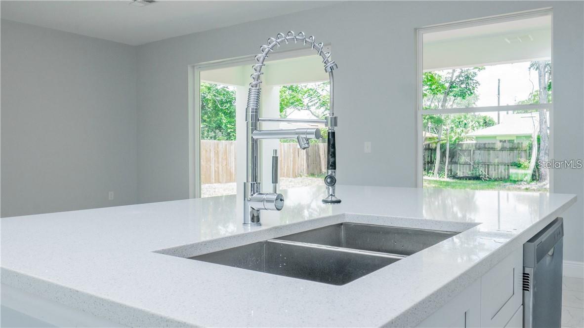 Image 3 of 9 For 2916 Winlock Avenue