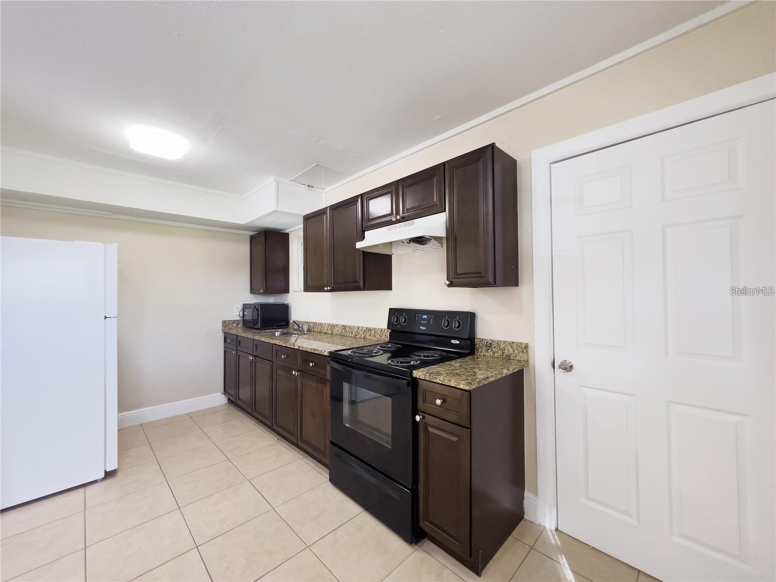 Image 4 of 8 For 395 Quentin Avenue Nw 397