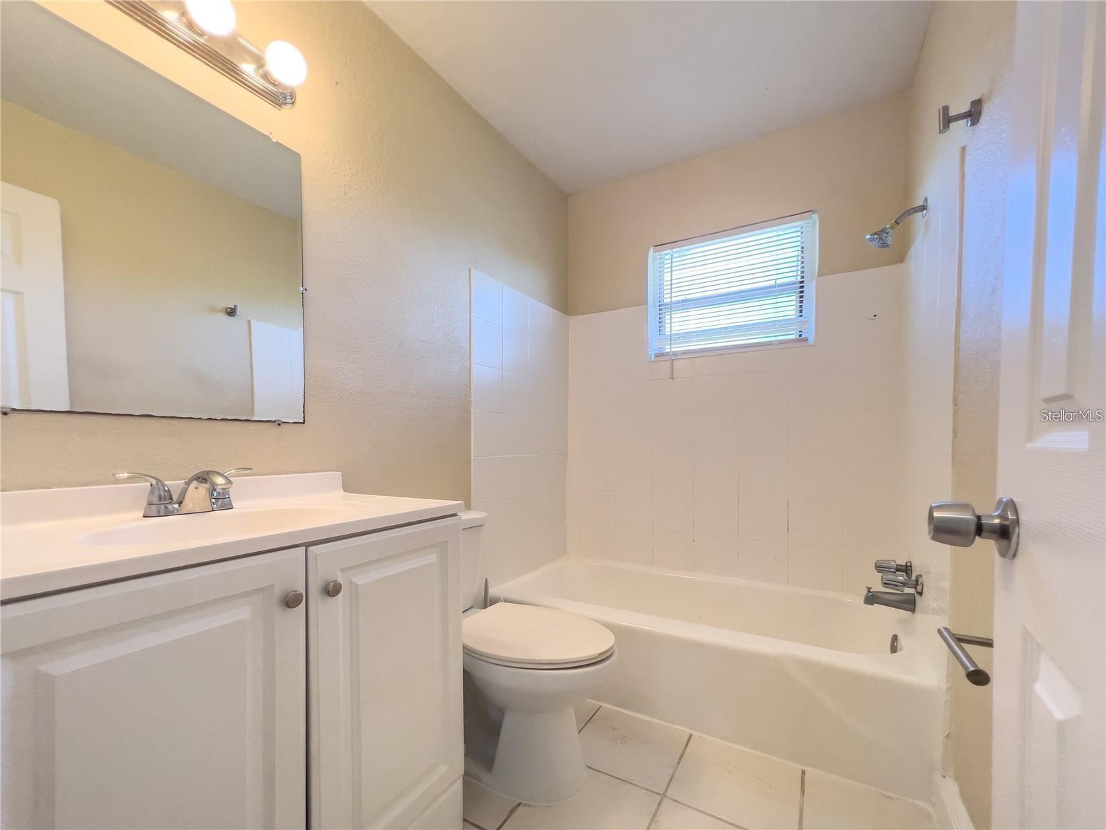 Image 7 of 8 For 395 Quentin Avenue Nw 397