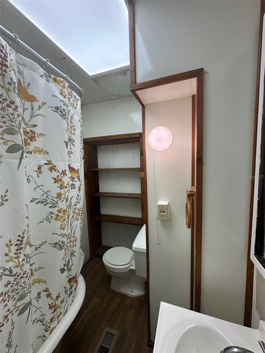 Image 11 of 14 For 417 Mabbette Street