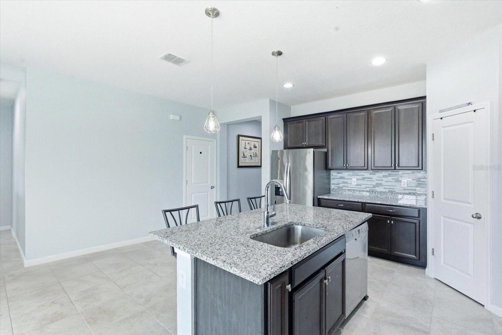 Image 3 of 20 For 488 Meadow Pointe Drive