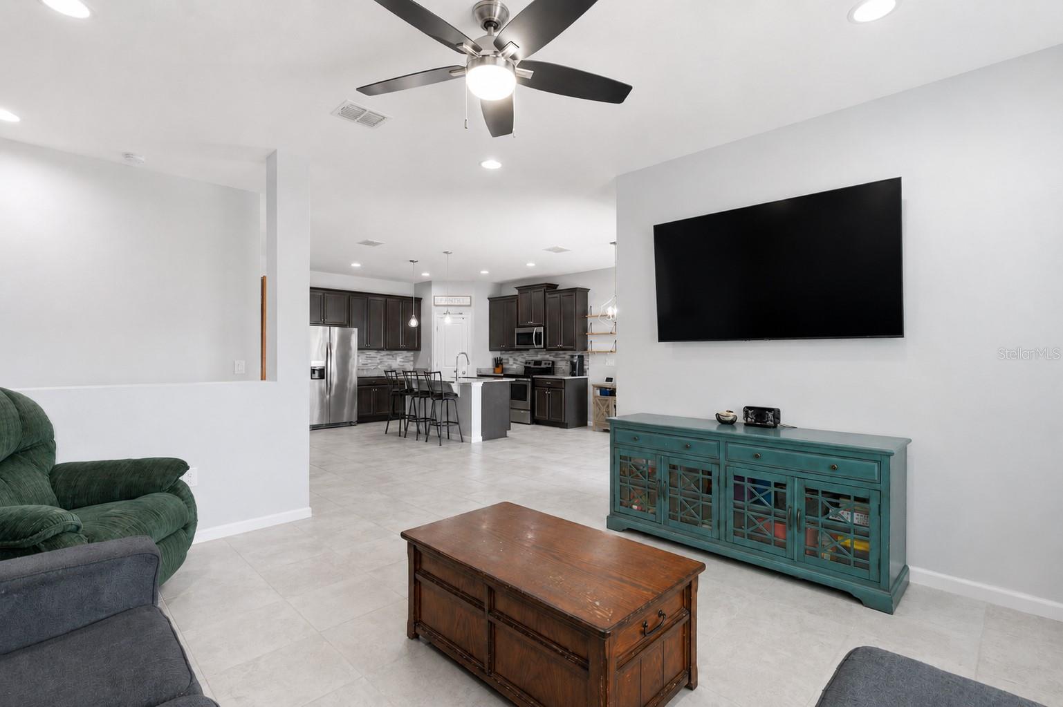 Image 4 of 20 For 488 Meadow Pointe Drive