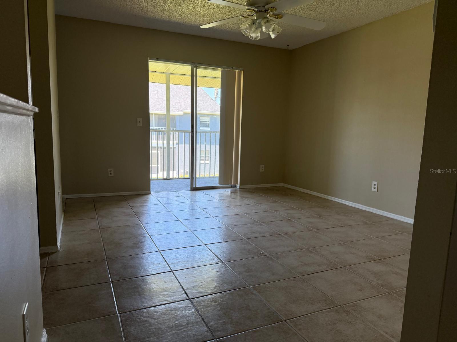 Image 3 of 11 For 4240 Pershing Pointe Place 7