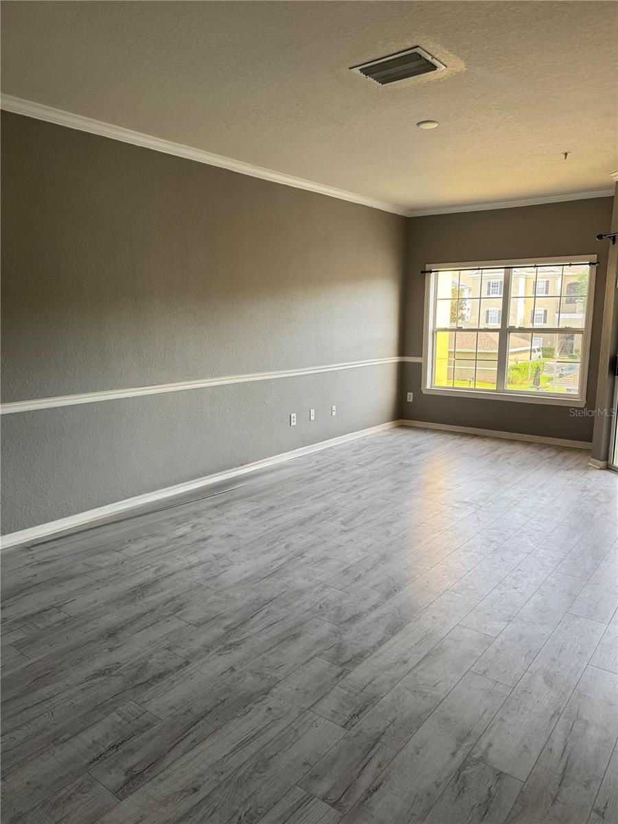 Image 4 of 38 For 3707 Conroy Road 1729