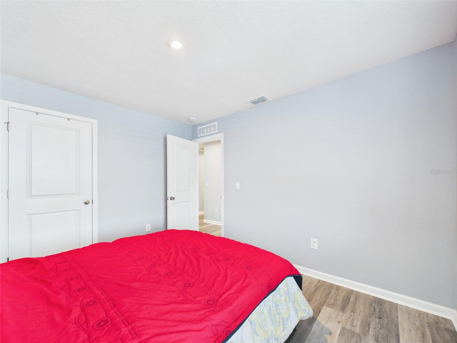 Image 20 of 32 For 567 Eagle Landing Boulevard