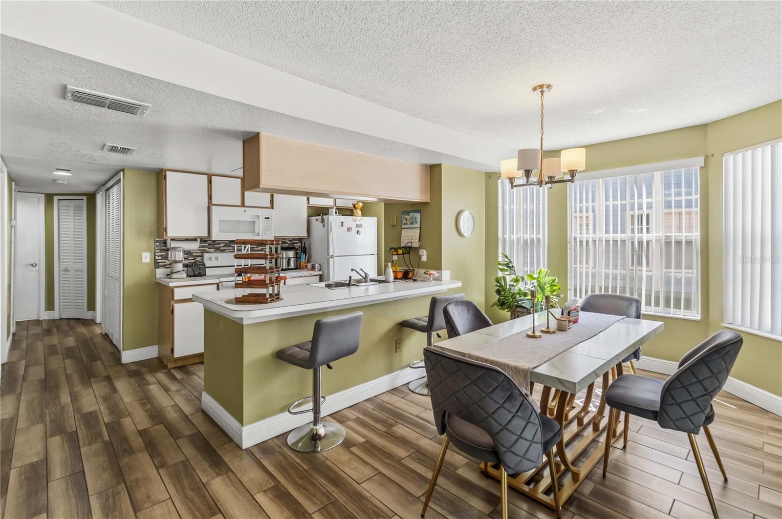 Image 10 of 40 For 2033 Royal Bay Blvd  51