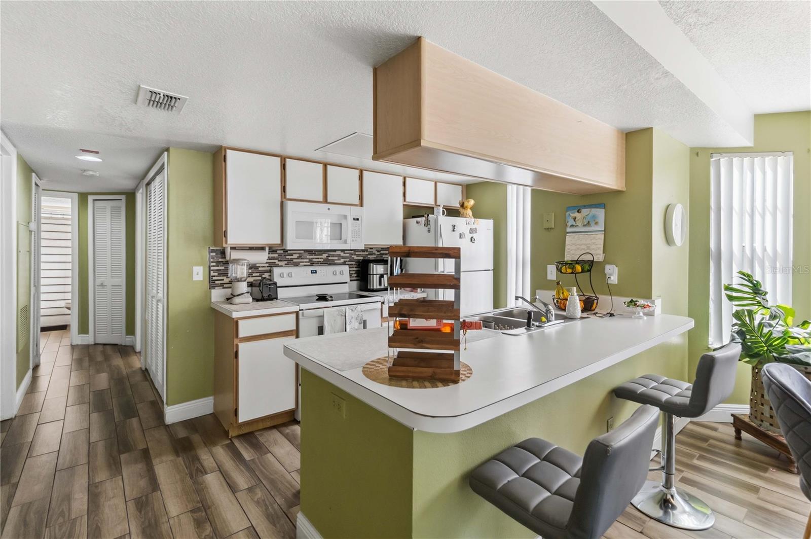 Image 13 of 40 For 2033 Royal Bay Blvd  51