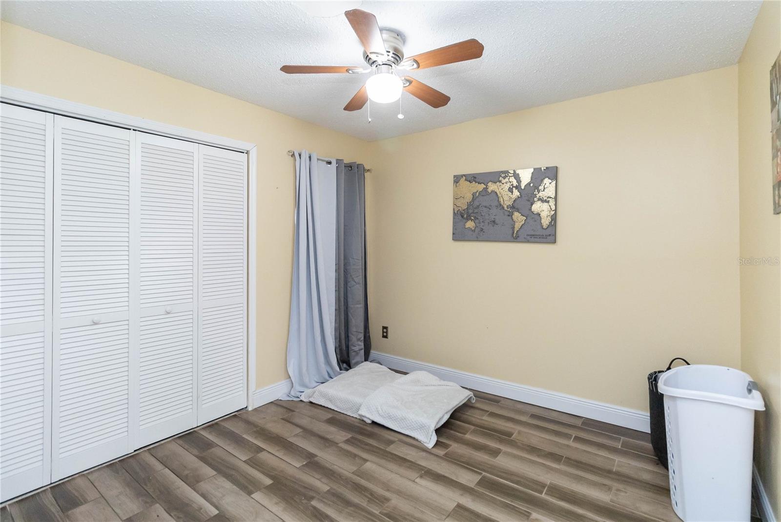 Image 17 of 40 For 2033 Royal Bay Blvd  51