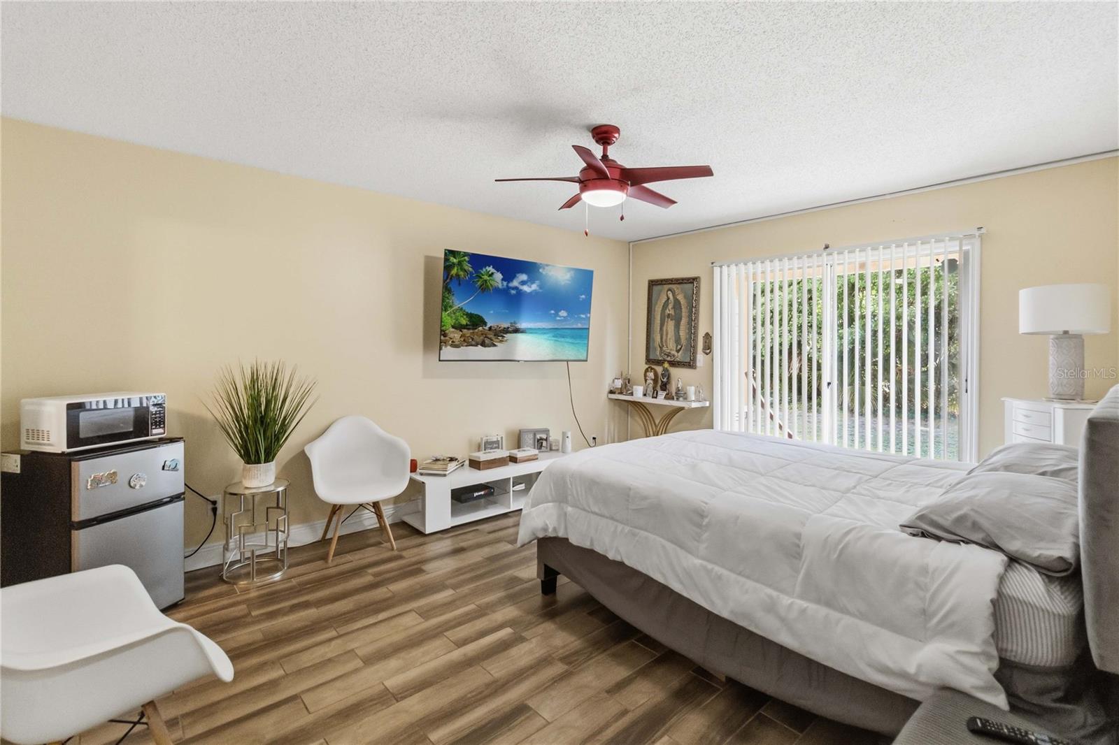 Image 23 of 40 For 2033 Royal Bay Blvd  51