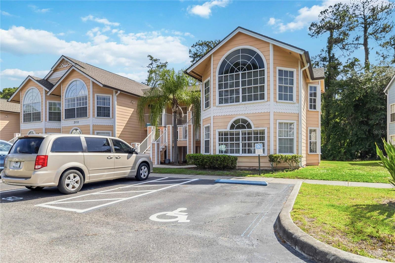 Image 3 of 40 For 2033 Royal Bay Blvd  51