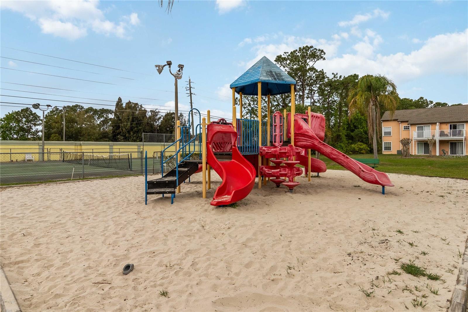 Image 39 of 40 For 2033 Royal Bay Blvd  51