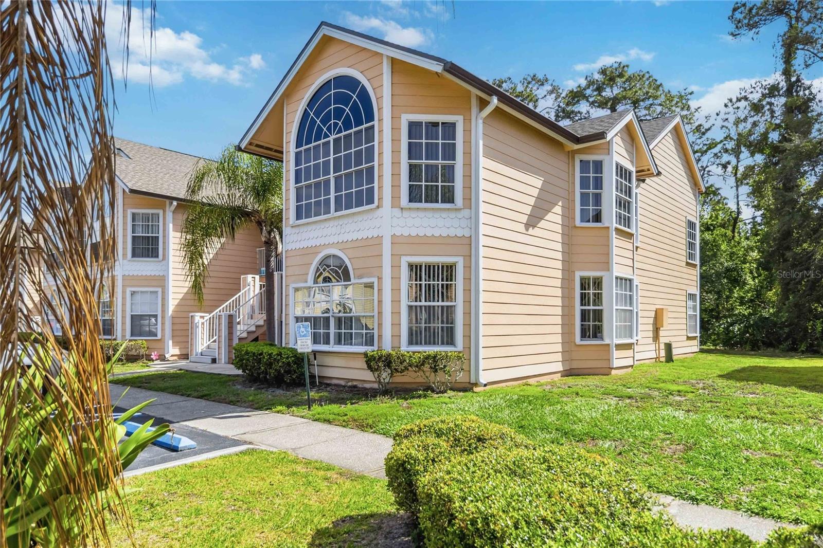 Image 4 of 40 For 2033 Royal Bay Blvd  51