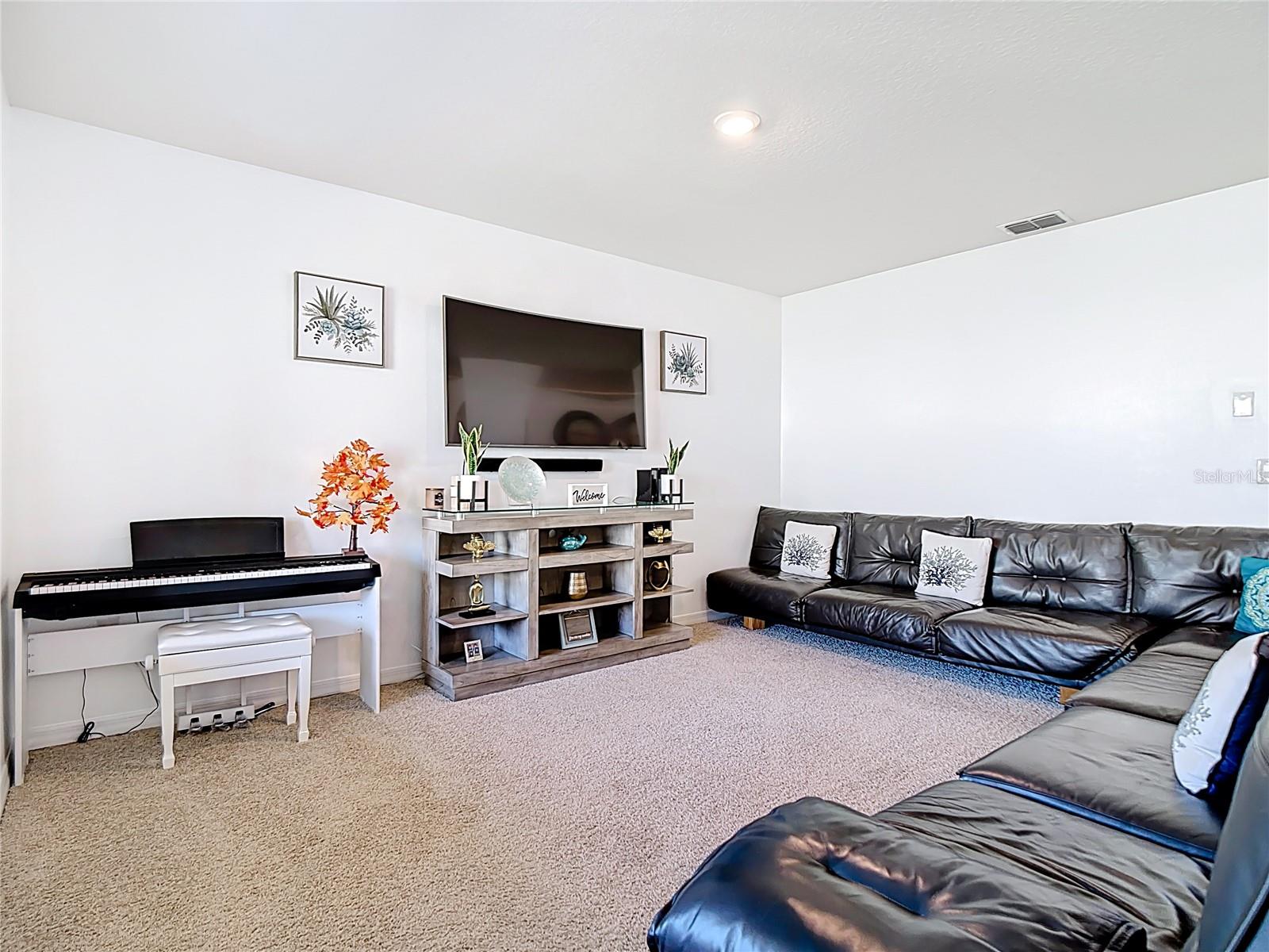 Image 6 of 31 For 241 Meadowbrook Boulevard