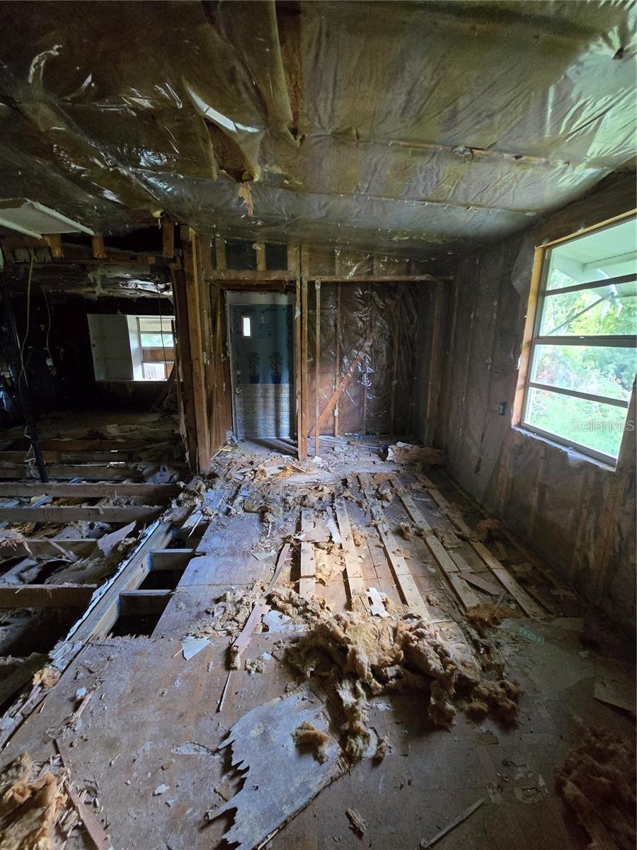 Image 6 of 8 For 17208 Mercury Road