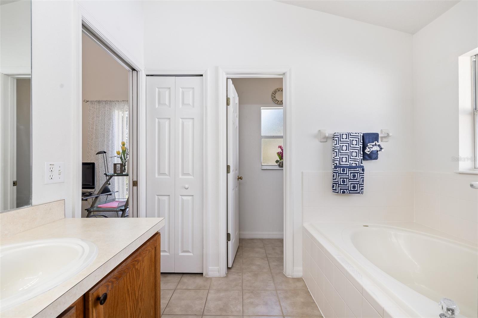 Image 14 of 47 For 2752 Barclay Lane