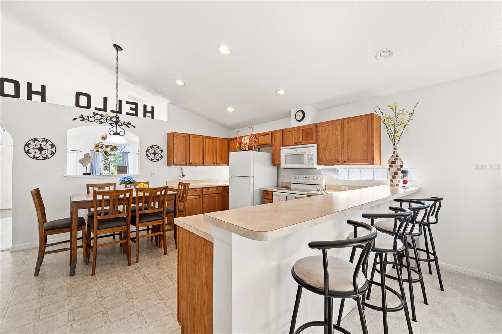 Image 18 of 47 For 2752 Barclay Lane