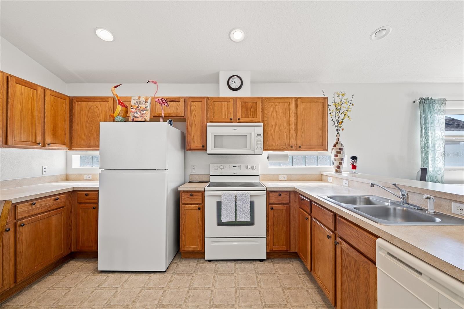 Image 33 of 47 For 2752 Barclay Lane