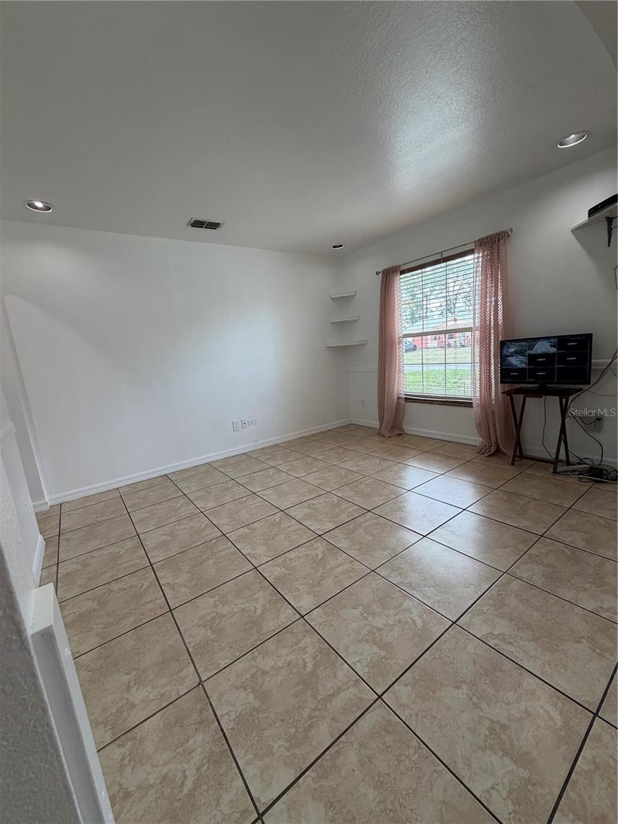 Image 2 of 24 For 101 Gardenia Road