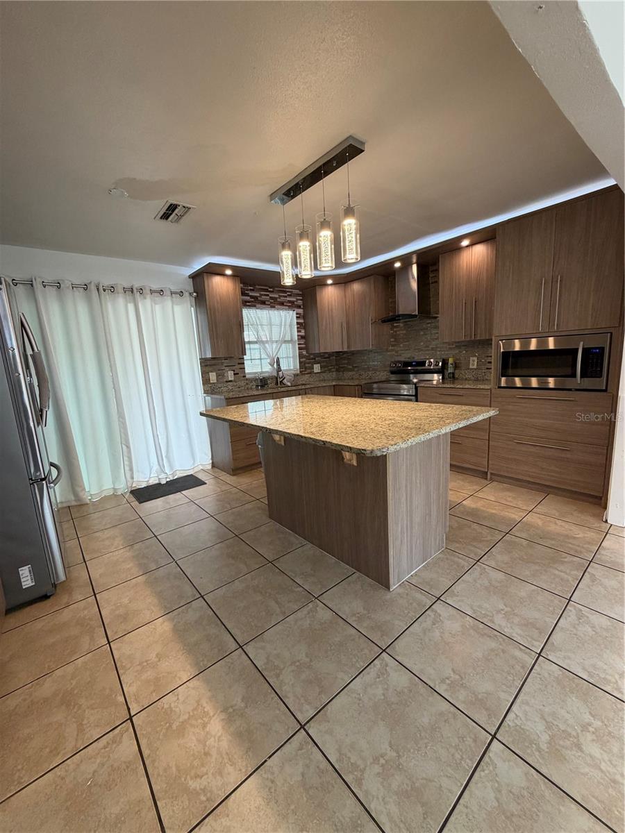 Image 5 of 24 For 101 Gardenia Road