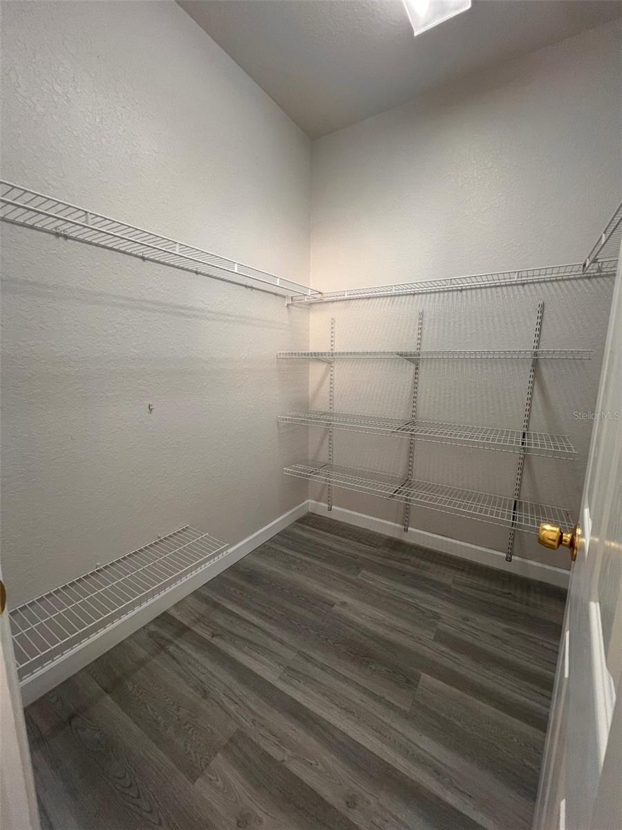 Image 23 of 47 For 218 Hampton Drive
