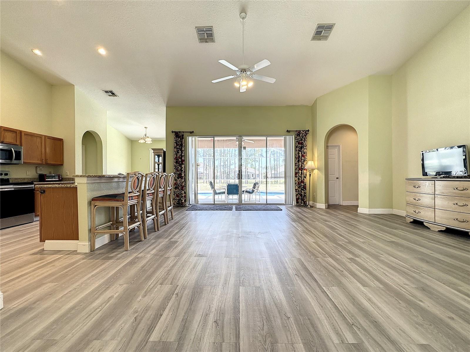 Image 3 of 47 For 218 Hampton Drive