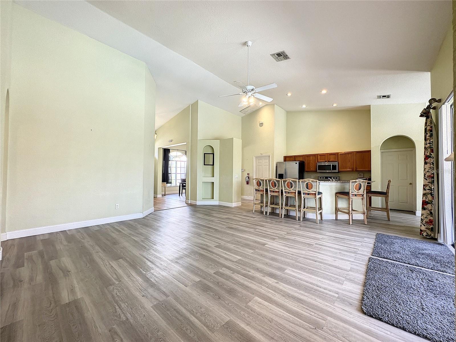 Image 4 of 47 For 218 Hampton Drive