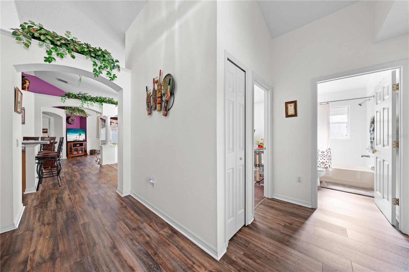 Image 11 of 68 For 2513 Crown Ridge Circle
