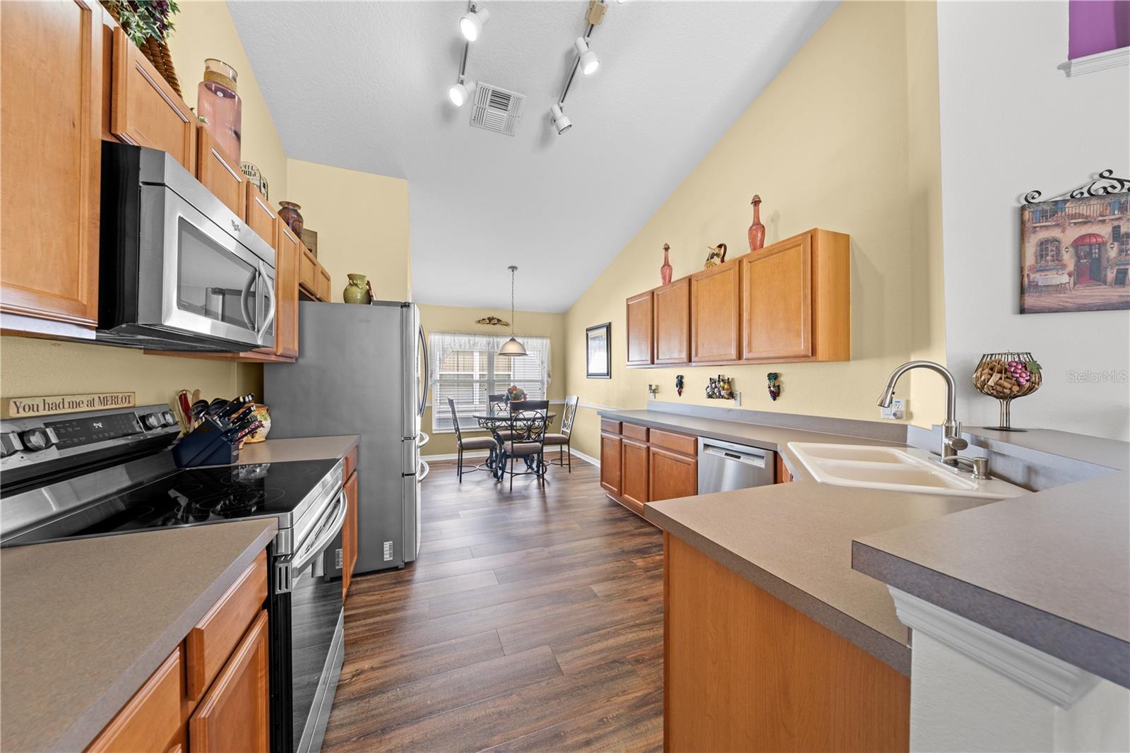Image 17 of 68 For 2513 Crown Ridge Circle