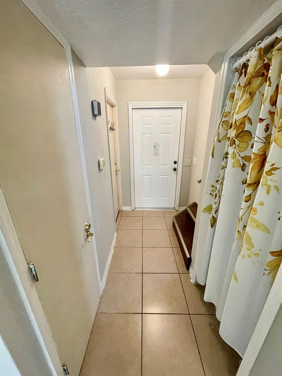 Image 4 of 30 For 275 Mango Drive