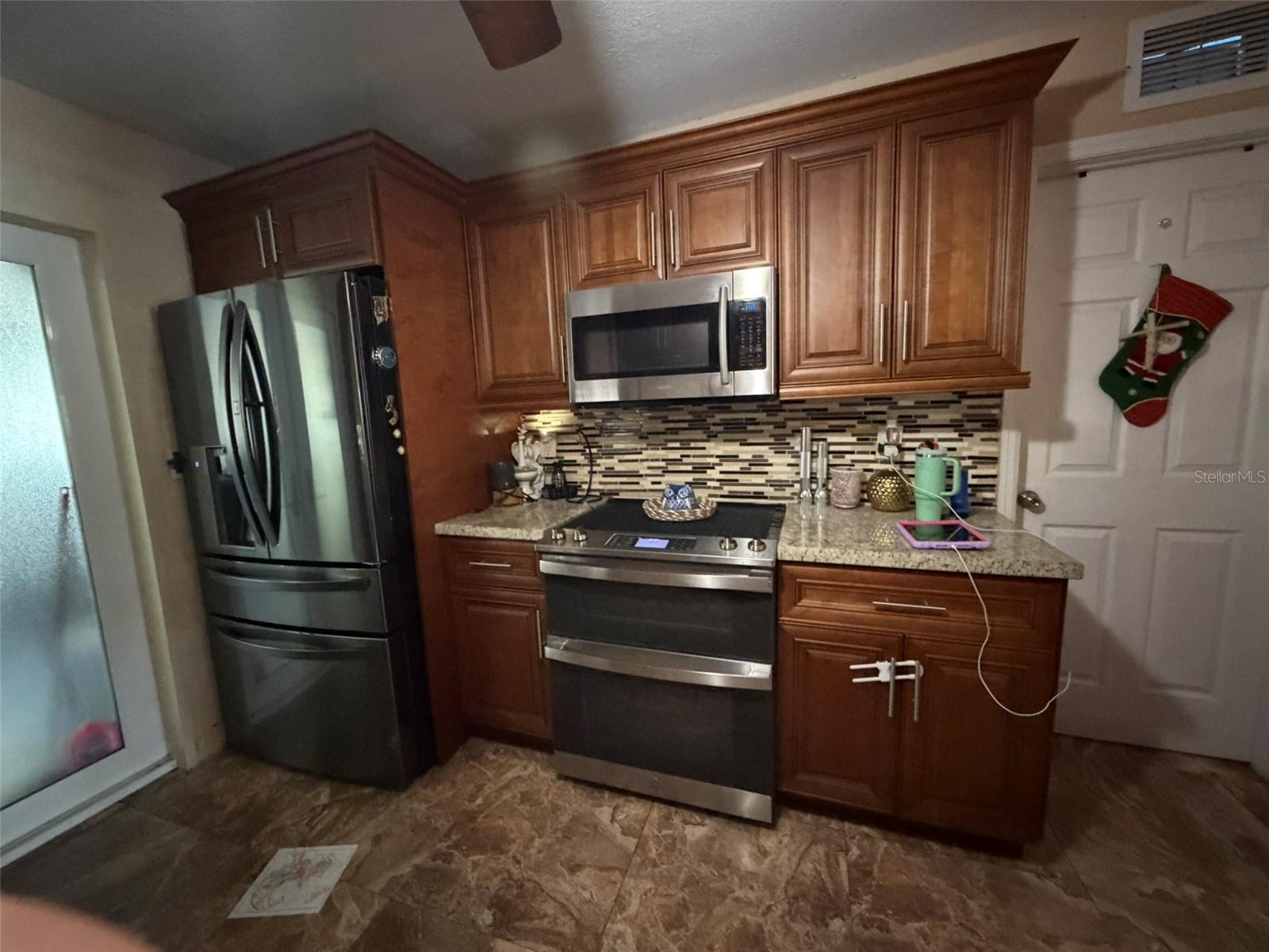 Image 14 of 32 For 131 39th Street