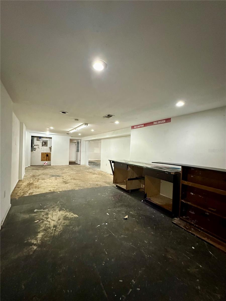 Image 12 of 20 For 1210-1232 Dyer Boulevard 1218