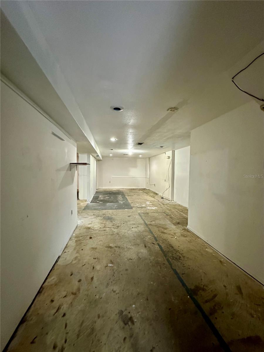 Image 13 of 20 For 1210-1232 Dyer Boulevard 1218