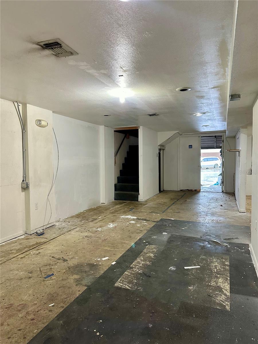 Image 16 of 20 For 1210-1232 Dyer Boulevard 1218