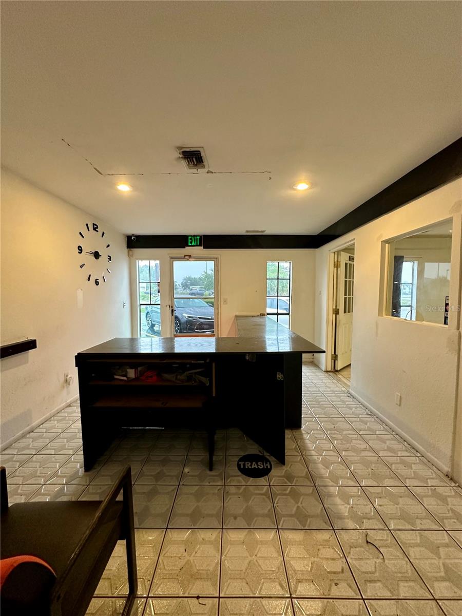Image 5 of 20 For 1210-1232 Dyer Boulevard 1218