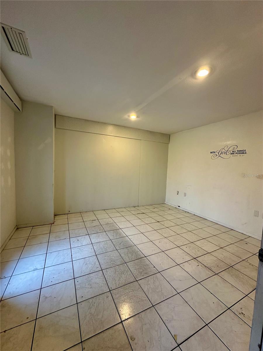 Image 6 of 20 For 1210-1232 Dyer Boulevard 1218