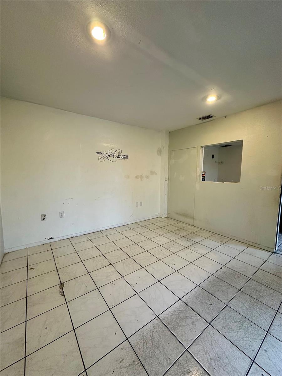 Image 7 of 20 For 1210-1232 Dyer Boulevard 1218