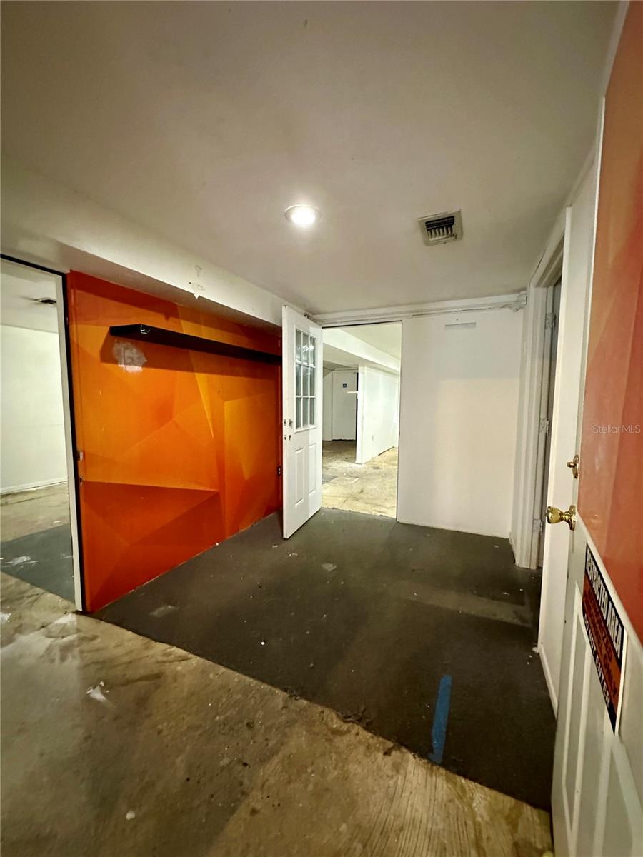 Image 8 of 20 For 1210-1232 Dyer Boulevard 1218